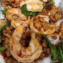 กระเพรากุ้ง + หมูสับราดข้าว