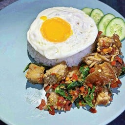 หมูกรอบ ใกล้ฉัน By มีเเมว หมูกรอบ ใกล้ฉัน โดย มีเเมว