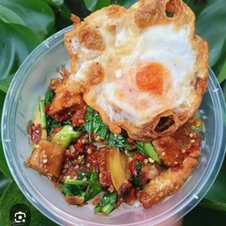 ข้าวหมูกรอกผัดพริกเผาไข่ดาว