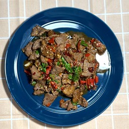 กระเพราเนื้อ นุ่ม ชิ้น