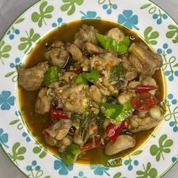ผัดพริกสดไก่ใบมะกรูด