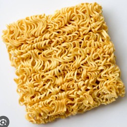 เส้นมาม่า