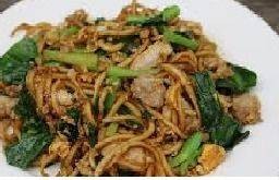 เส้นเหลืองผัดซีอิ๊วหมู