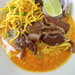 ข้าวซอยหมูตุ๋น