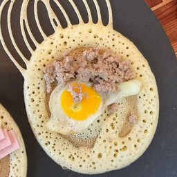 ไข่ดาว+ไก่สับ(2ชิ้น)