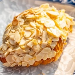 ครัวซองต์อัลมอนด์