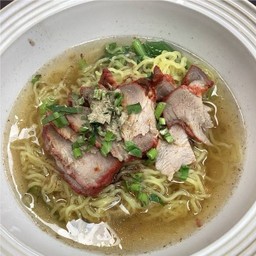 บะหมี่หมูแดง Roasted pork with noodles