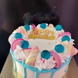 เค้กนมสดแต่งเยลลี่บลูขนมมาชเมลโล่