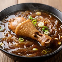 ต้มเส้น น่องไก่