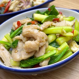 คะน้าหมูชิ้น