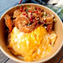 พริกเกลือกุ้งไข่ข้นราดข้าว