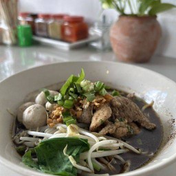 สาคูไส้หมู แม่เล็ก (เจ้าเก่า)