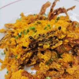 ปูนิ่มคั่วไข่เค็ม