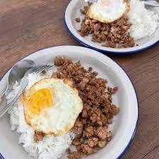 ข้าวเนื้อผัดกระเทียม