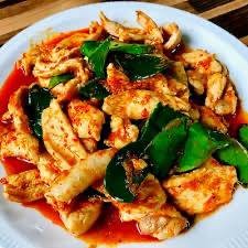 ผัดพริกแกง (กับข้าว) รสมือแม่