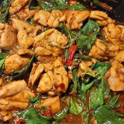 กะเพราไก่พริกแห้ง