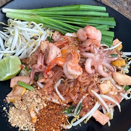 ผัดไทยทะเล