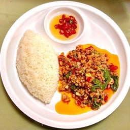 กะเพราหมูสับ ราดข้าว