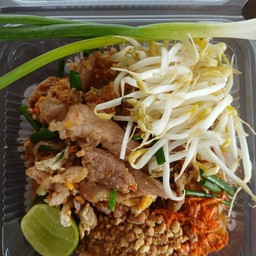 ผัดไทหมูนุ่ม