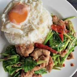 ข้าวคะน้าหมูนุ่ม