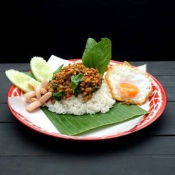 ตั๊กกะเพราถาดยักษ์ (สาขาวงเวียนใหญ่) TUK BASIL TRAY
