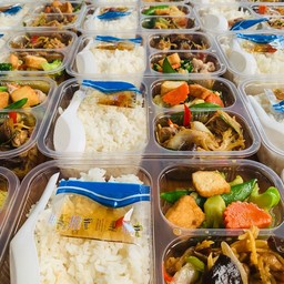 ข้าวราดแกง2อย่างระบุเมนู