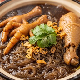 ต้มเส้น ตีนไก่ น่องไก่