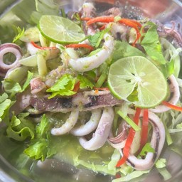 ปลาหมึกนึ่งมะนาว