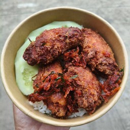 ปีกไก่ทอดพริกแกง