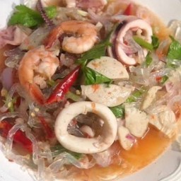 ยำเส้นแก้วรวมมิตร