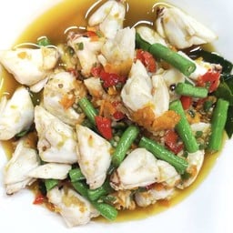 LM_เนื้อปูก้อนผัดพริกเหลือง