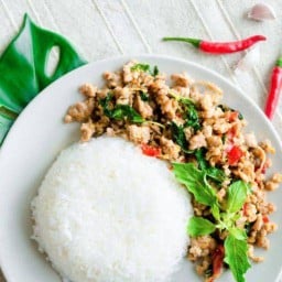 ร้านข้าวกระเพราไก่ ฮาลาล