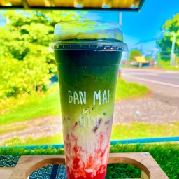 ชาเขียวนมสดสตอเบอร์รี่