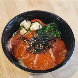 ข้าวหน้าแซลม่อนดอง