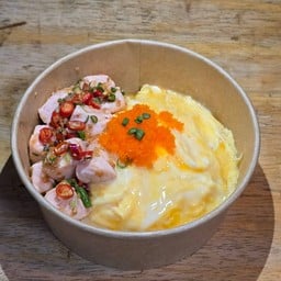 ข้าวไข่ข้นแซลมอนคั่วพริกเกลือไข่กุ้ง