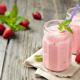 Strawberry smoothie สตอเบอรี่ปั่น