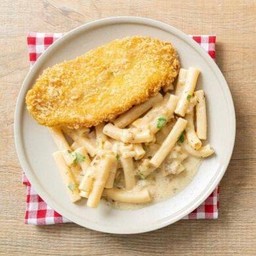 เพนเน่อาเฟรโด้ ไก่ชุปแป้งทอด