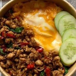 กระเพราหมูสับ+ไข่ข้น