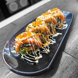 โรลดับเบิ้ยแซลมอนอโวคาโด้โรล