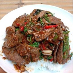 ผักกระเพราตับหมู ราดข้าว