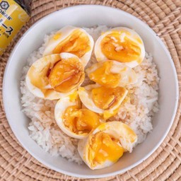 Boiled egg with steamed rice