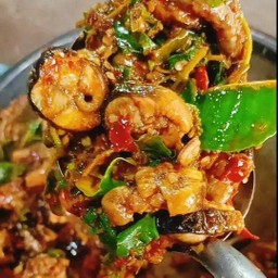 ผัดเผ็ดปลาไหลกับข้าว