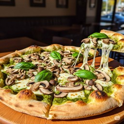 Mushrooms pesto pizza