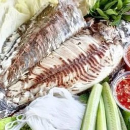 ชุดผักสดและขนมจีน