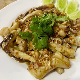ปลาหมึกทอดกระเทียม