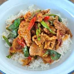 ผัดพริกแกง