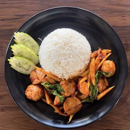 ข้าวผัดพริกแกงหน่อไม้