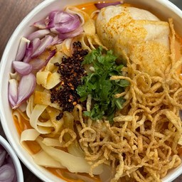 ข้าวซอยไก่ เส้นพาสต้า