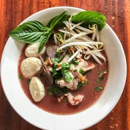 ก๋วยเตี๋ยวน้ำตกหมู