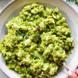 Avocado eggs salad plate